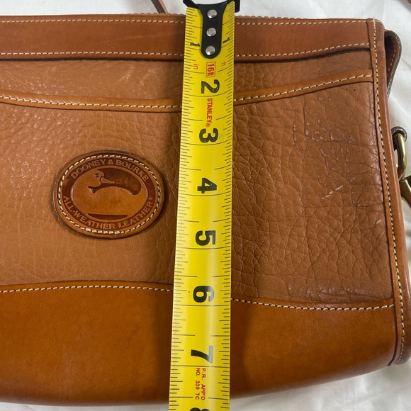 Vintage Dooney & Bourke All Weather Brown Leather Crossbody Bag - Picture 13 of 14